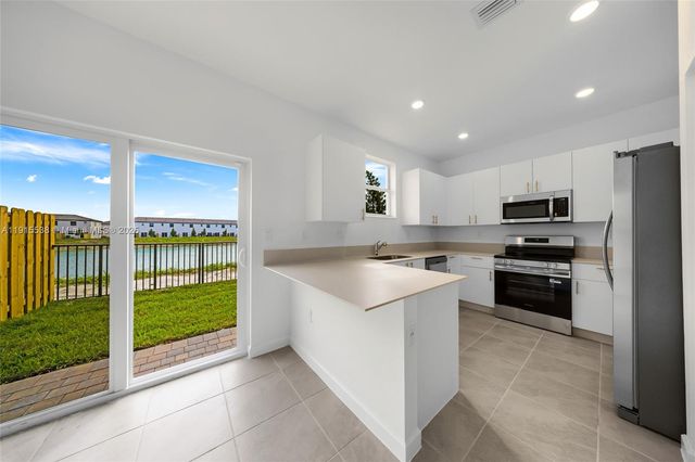 2751 SE 25th Ave, Homestead, FL 33035