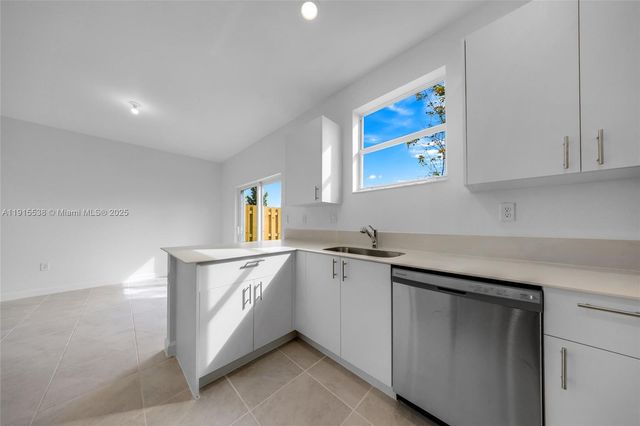 2751 SE 25th Ave, Homestead, FL 33035