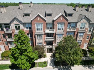 1739 Tudor Lane 204, Northbrook, IL 60062