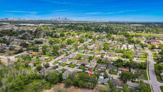 5018 Northridge Drive, Houston, TX 77033