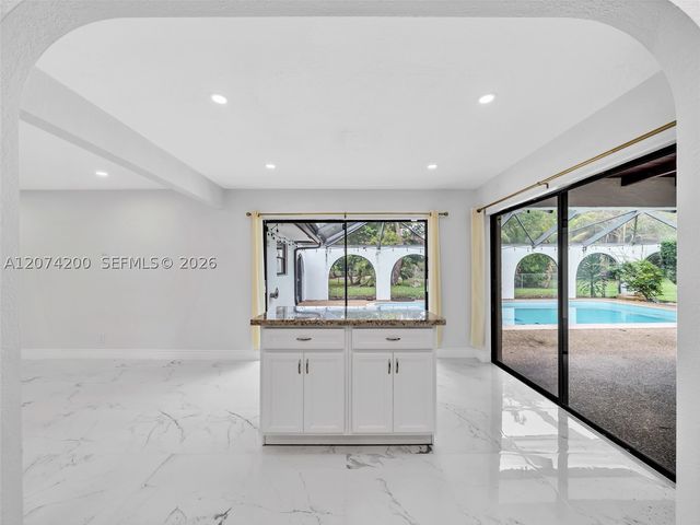 10251 NW 39th Ct, Coral Springs, FL 33065