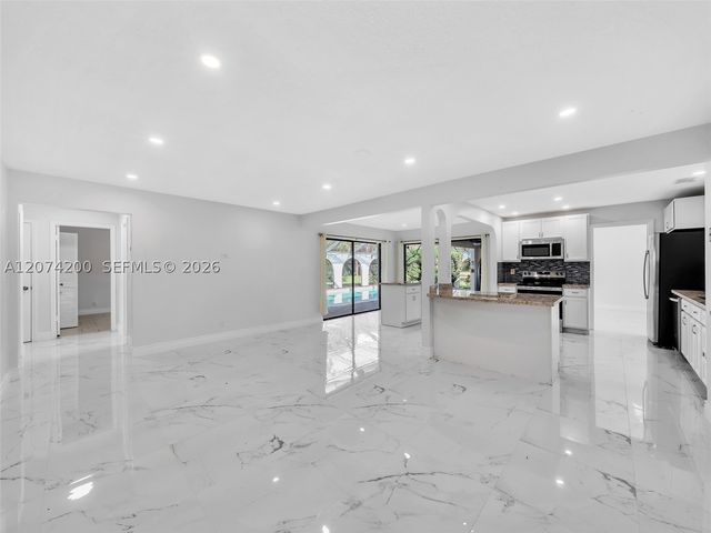 10251 NW 39th Ct, Coral Springs, FL 33065