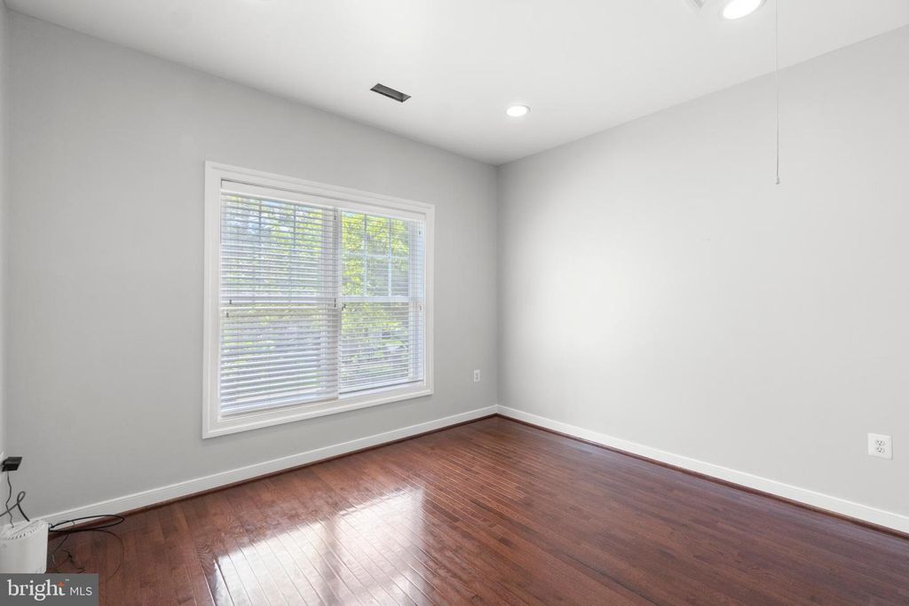 Image 23 of property listing at 600 OLNEY SANDY SPRING RD, Sandy Spring, MD 20860