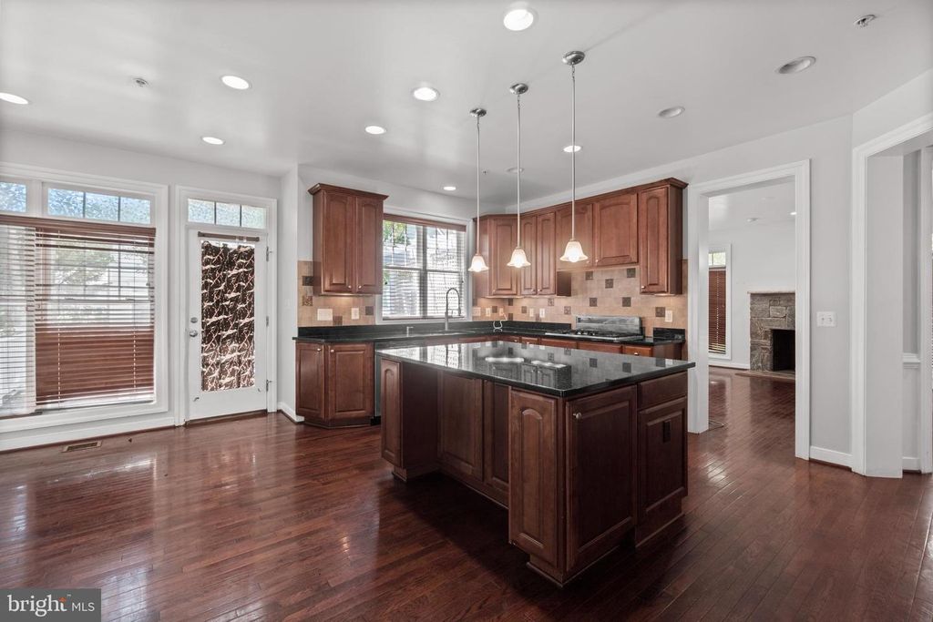 Image 6 of property listing at 600 OLNEY SANDY SPRING RD, Sandy Spring, MD 20860