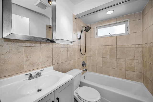 321 ARBOR DRIVE E, Palm Harbor, FL 34683