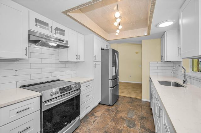 321 ARBOR DRIVE E, Palm Harbor, FL 34683