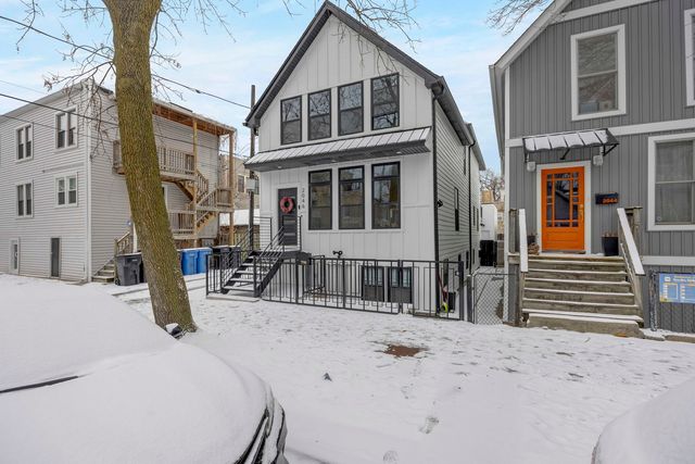 2046 W Moffat Street 1, Chicago, IL 60647