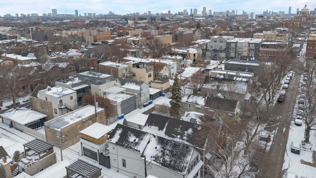 2046 W Moffat Street 1, Chicago, IL 60647