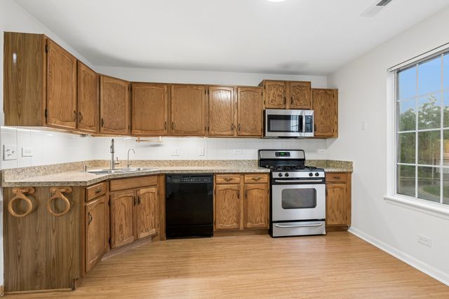 2134 Northwind Circle, Schaumburg, IL 60194