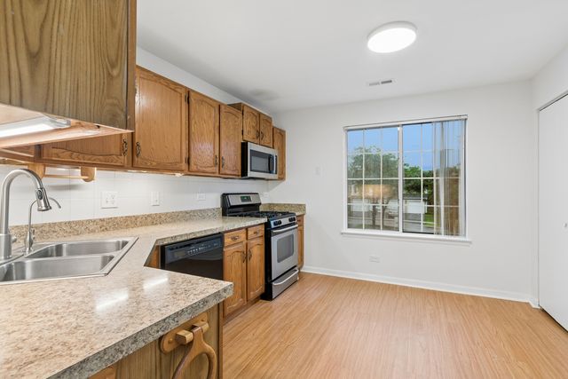 2134 Northwind Circle, Schaumburg, IL 60194