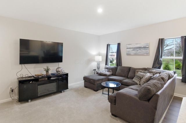 3876 Coach Trail, Grove City, OH 43123