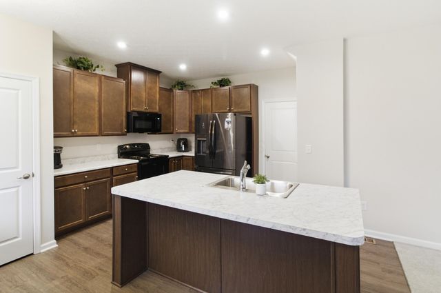 3876 Coach Trail, Grove City, OH 43123