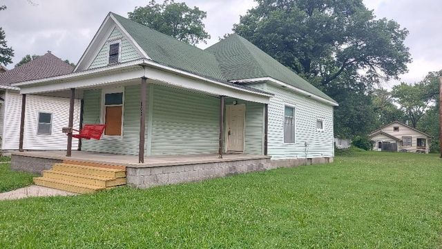 802 W 7th Street, Pittsburg, KS 66762