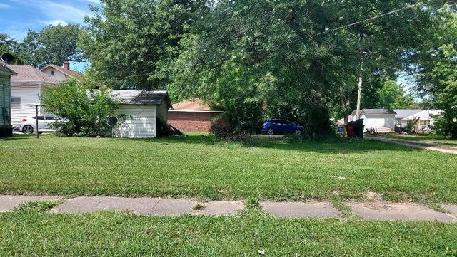 802 W 7th Street, Pittsburg, KS 66762