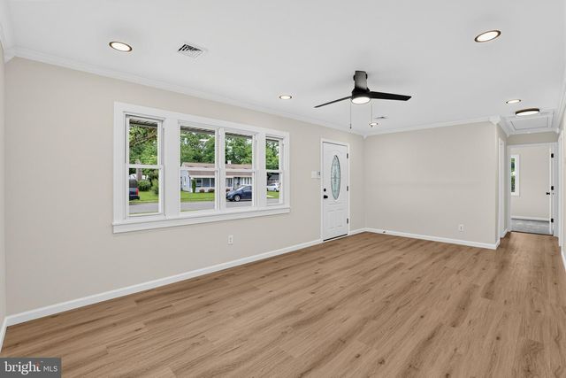 148 S DENNIS DR, Clayton, NJ 08312