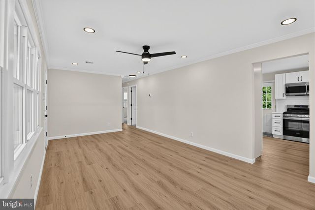 148 S DENNIS DR, Clayton, NJ 08312