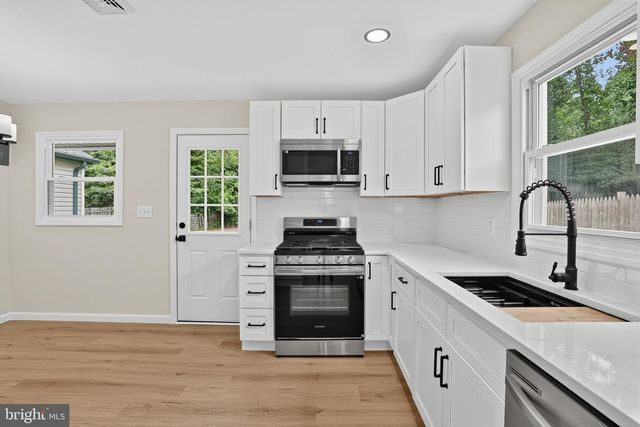 148 S DENNIS DR, Clayton, NJ 08312