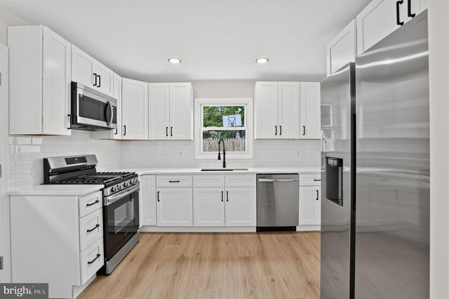 148 S DENNIS DR, Clayton, NJ 08312