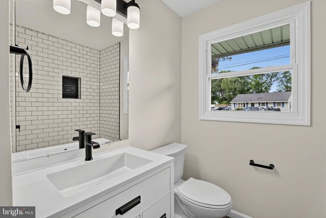 148 S DENNIS DR, Clayton, NJ 08312
