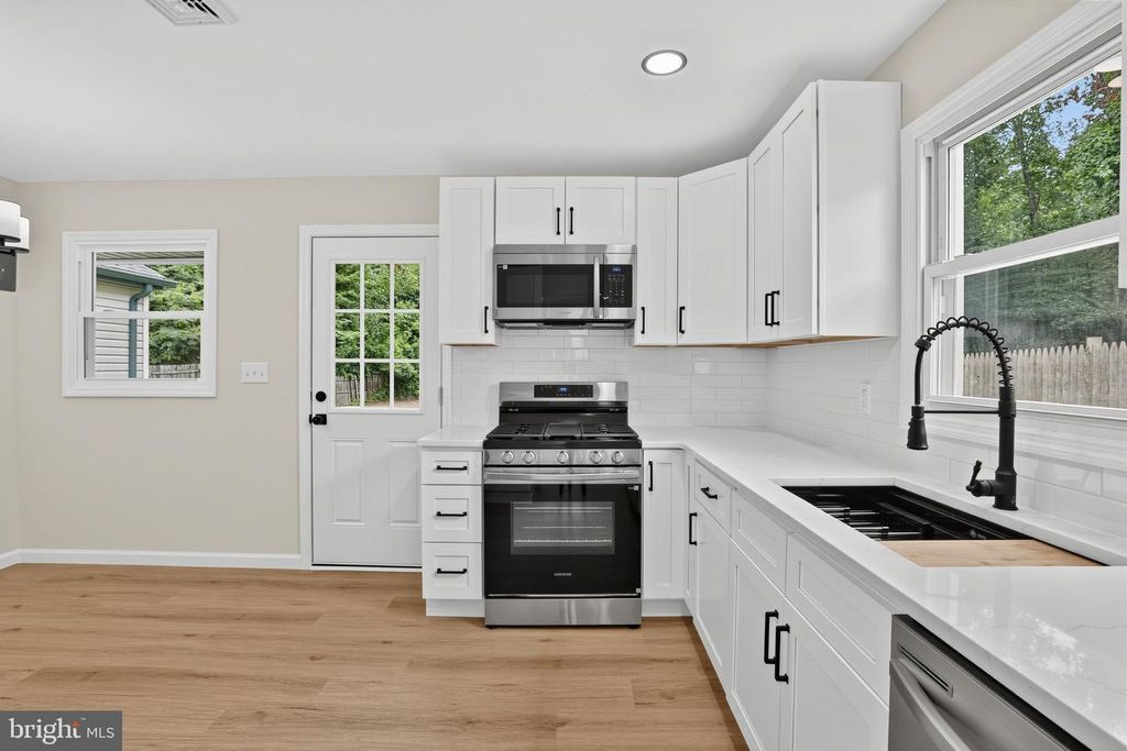 148 S DENNIS DR, CLAYTON, NJ 08312 — photo 4