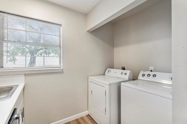 13210 Rockglen Street, Houston, TX 77015