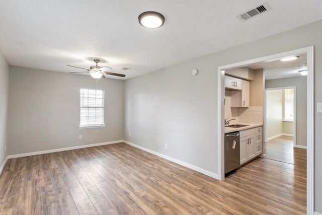 13210 Rockglen Street, Houston, TX 77015