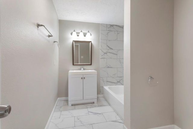13210 Rockglen Street, Houston, TX 77015