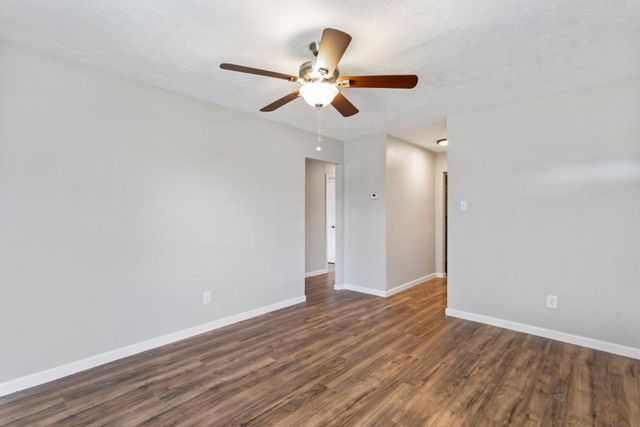 13210 Rockglen Street, Houston, TX 77015