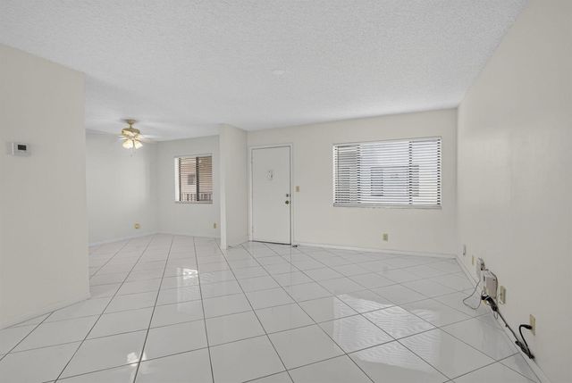 5340 Las Verdes Circle 307, Delray Beach, FL 33484