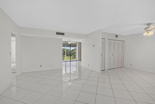 5340 Las Verdes Circle 307, Delray Beach, FL 33484