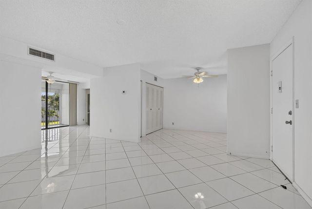 5340 Las Verdes Circle 307, Delray Beach, FL 33484