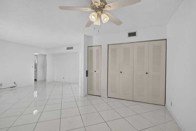 5340 Las Verdes Circle 307, Delray Beach, FL 33484