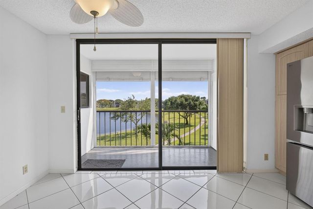 5340 Las Verdes Circle 307, Delray Beach, FL 33484