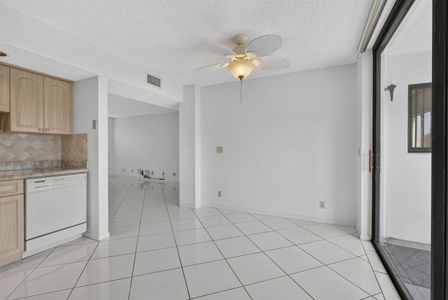 5340 Las Verdes Circle 307, Delray Beach, FL 33484