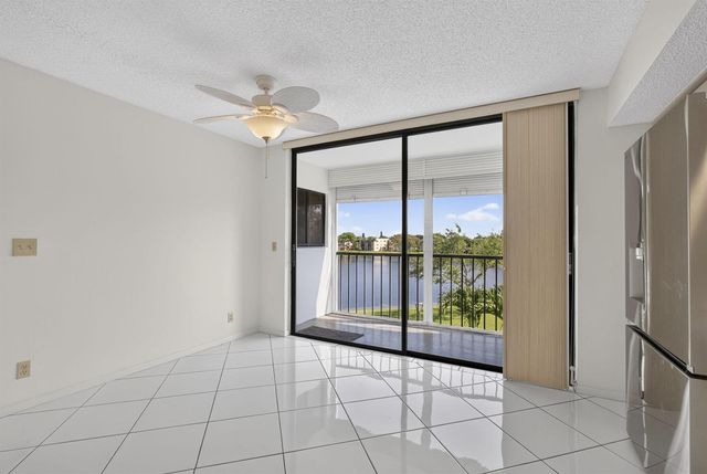 5340 Las Verdes Circle 307, Delray Beach, FL 33484