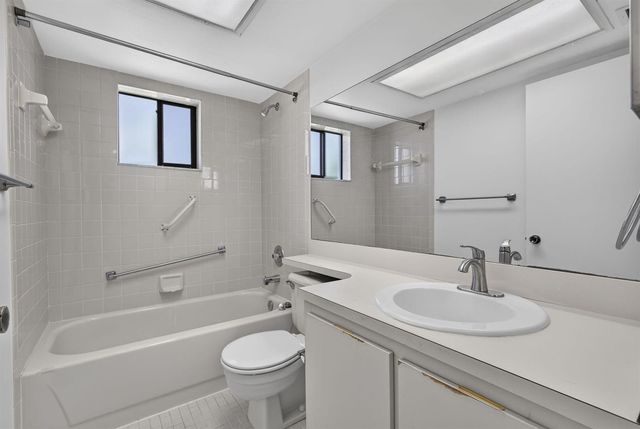 5340 Las Verdes Circle 307, Delray Beach, FL 33484