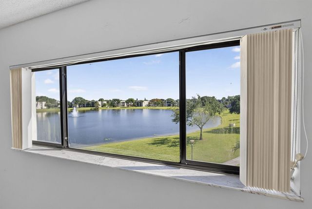 5340 Las Verdes Circle 307, Delray Beach, FL 33484