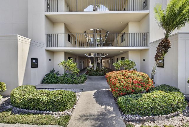 5340 Las Verdes Circle 307, Delray Beach, FL 33484