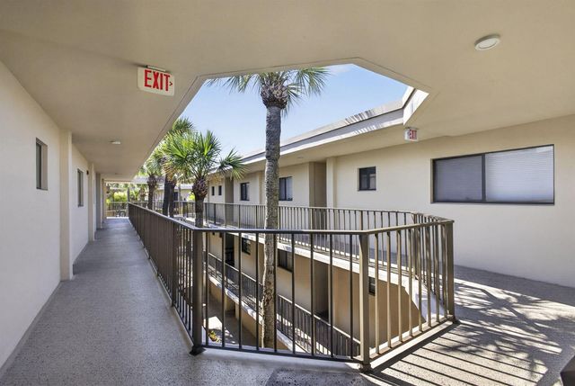 5340 Las Verdes Circle 307, Delray Beach, FL 33484