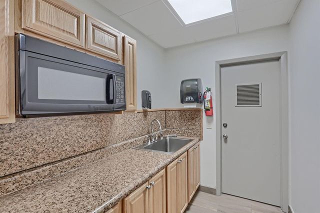 5340 Las Verdes Circle 307, Delray Beach, FL 33484