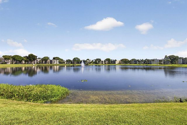 5340 Las Verdes Circle 307, Delray Beach, FL 33484