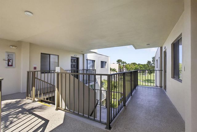 5340 Las Verdes Circle 307, Delray Beach, FL 33484