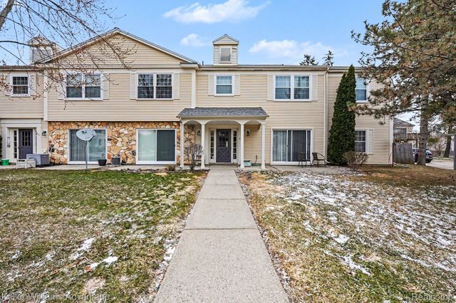 833 Bloomfield Village Boulevard H, Auburn Hills, MI 48326