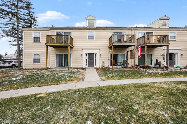 833 Bloomfield Village Boulevard H, Auburn Hills, MI 48326