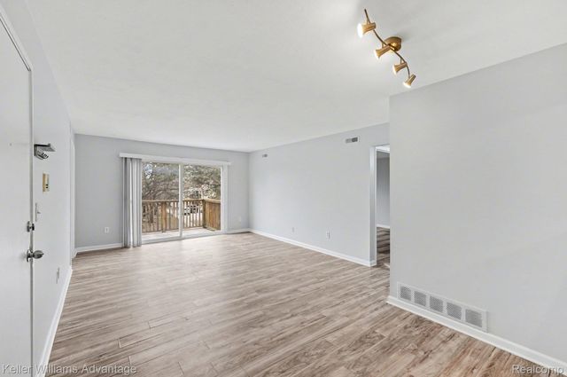 833 Bloomfield Village Boulevard H, Auburn Hills, MI 48326