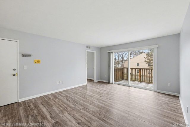 833 Bloomfield Village Boulevard H, Auburn Hills, MI 48326