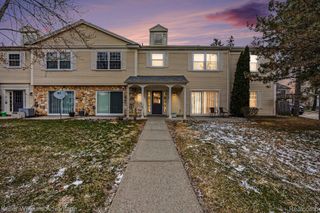 833 Bloomfield Village Boulevard H, Auburn Hills, MI 48326