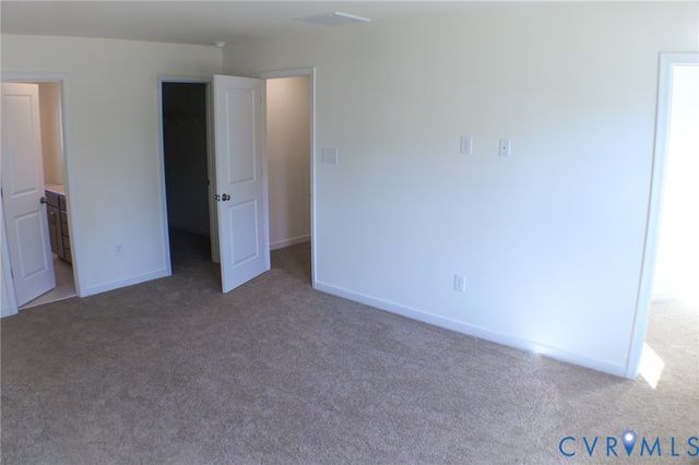 8249 Reedy Knoll Dr, Ampthill, VA 23237