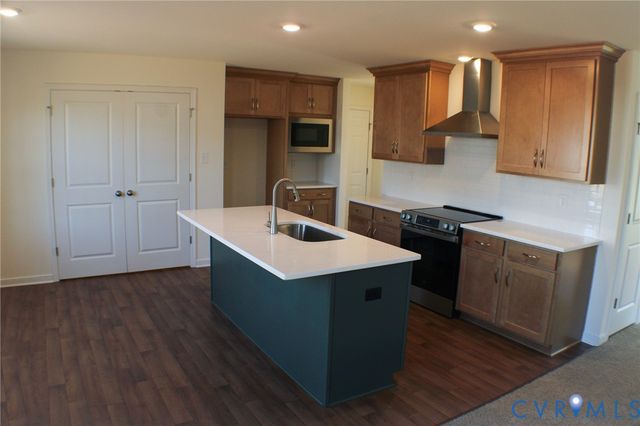 8249 Reedy Knoll Dr, Ampthill, VA 23237