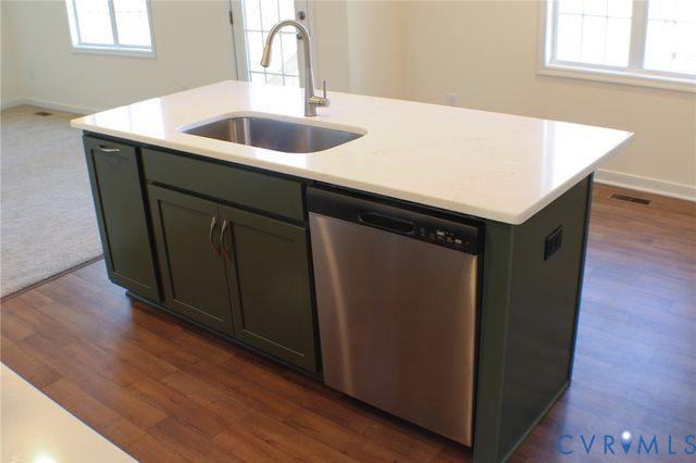 8249 Reedy Knoll Dr, Ampthill, VA 23237